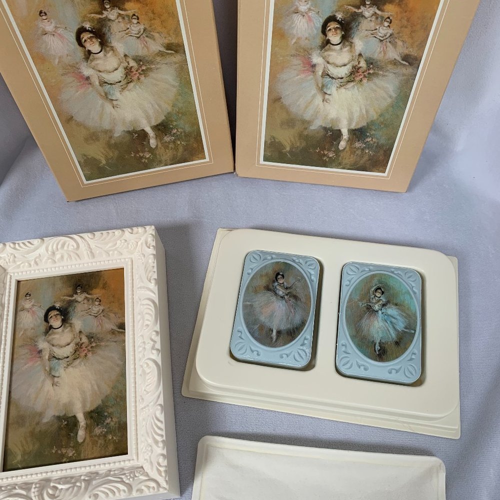 Vintage 1978 Beauty in Motion Ballet Picture Fragranced Soaps 2pc Bundle…